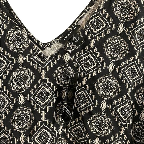 Torrid Women's Challis Stitch Detail Sleeveless Blouse 4X - Picture 5 of 7